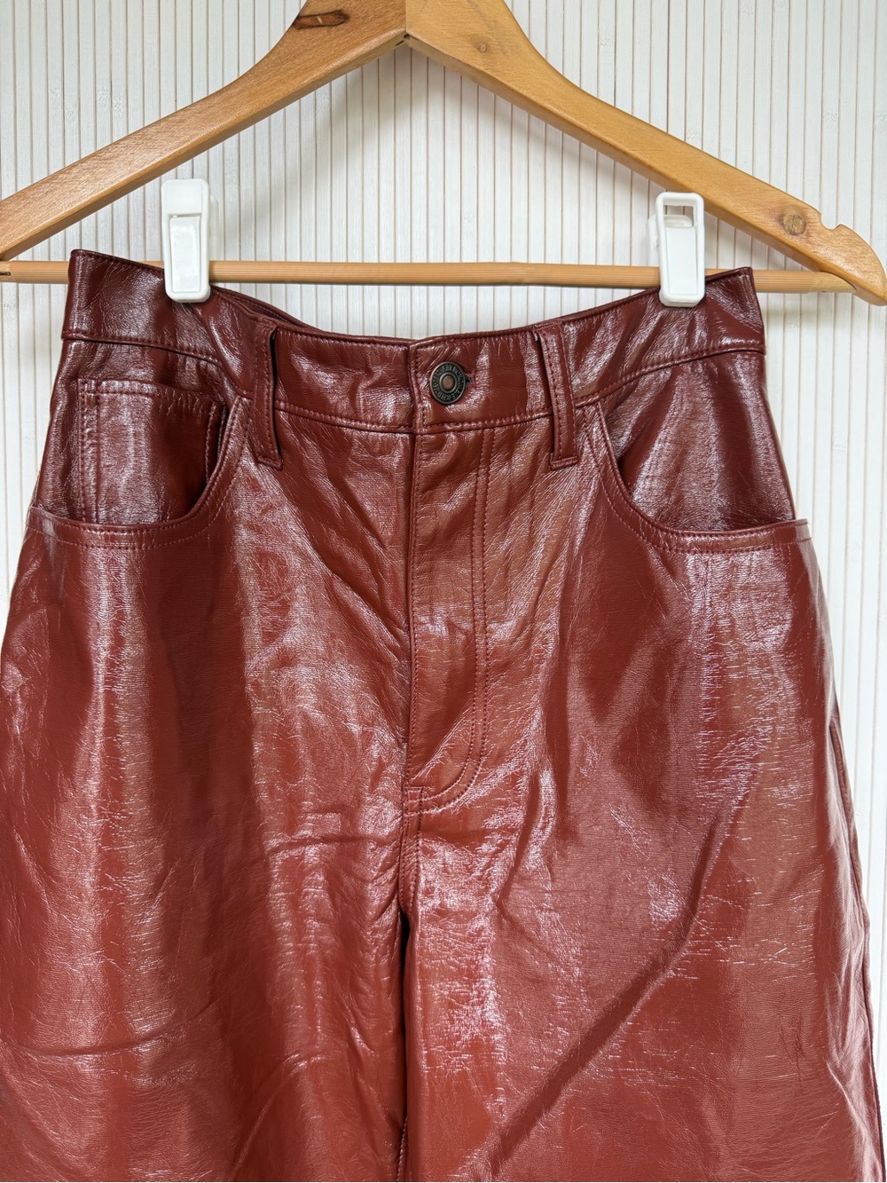 Abercrombie & Fitch The 90’s Straight Ultra High Rise Vegan Leather size 27 / 4